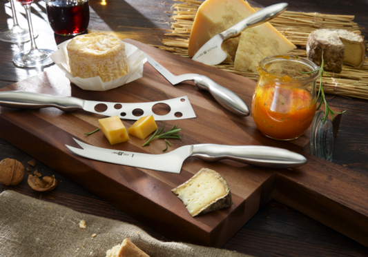 Le Couteau à Fromage : Guide Complet et Conseils d'Entretien