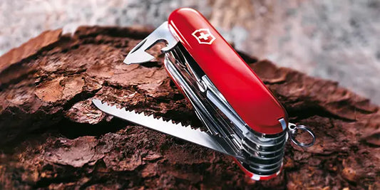 Le Guide Ultime du Couteau Suisse Victorinox : Choix, Taille et Aiguisage